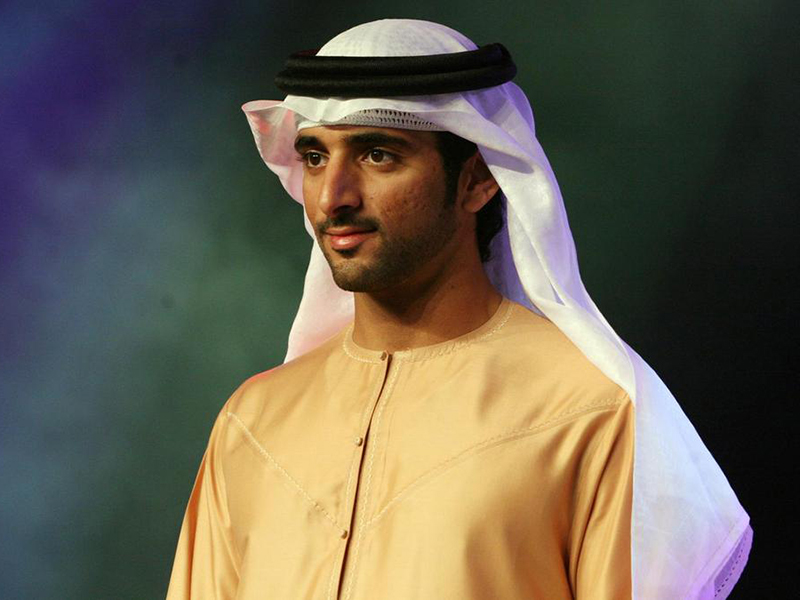 الشيخ حمدان ينشر قصيدة مؤثرة عن والده حاكم دبي... هذا ما جاء فيها